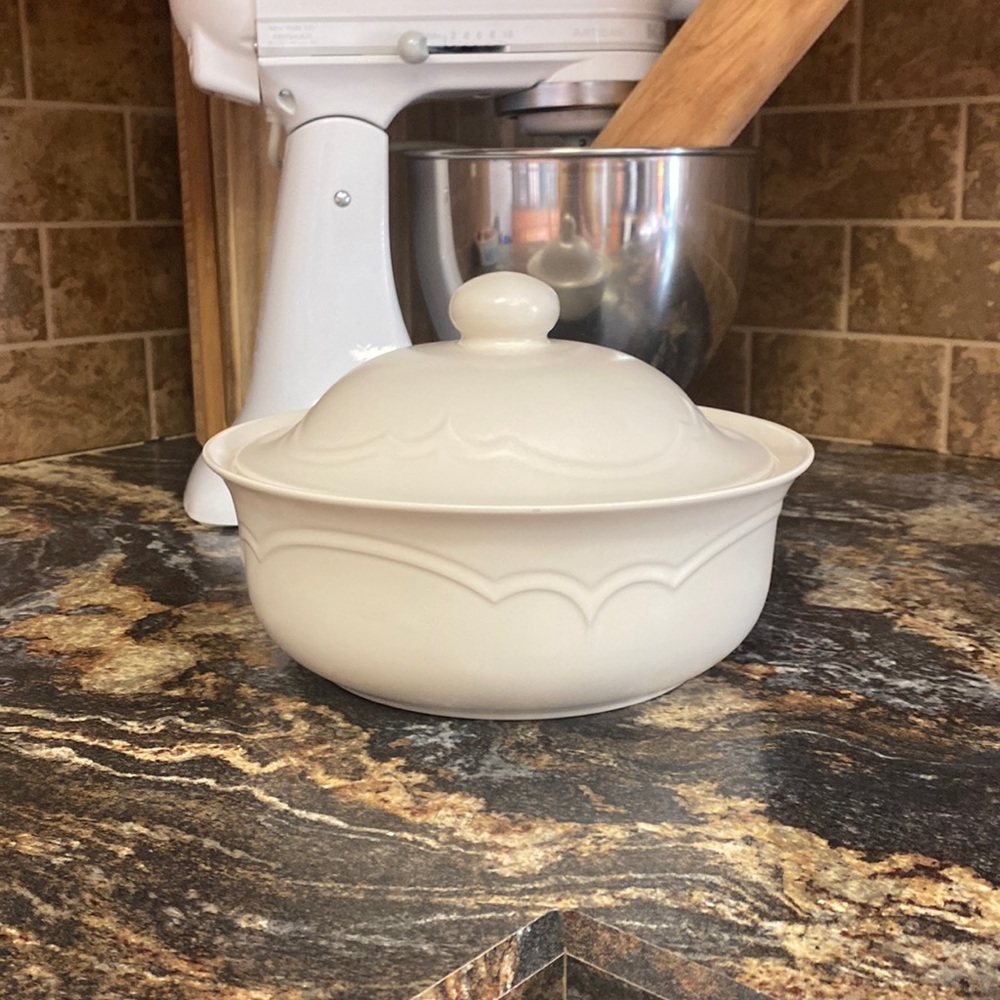 Pfaltzgraff tea rose covered dish